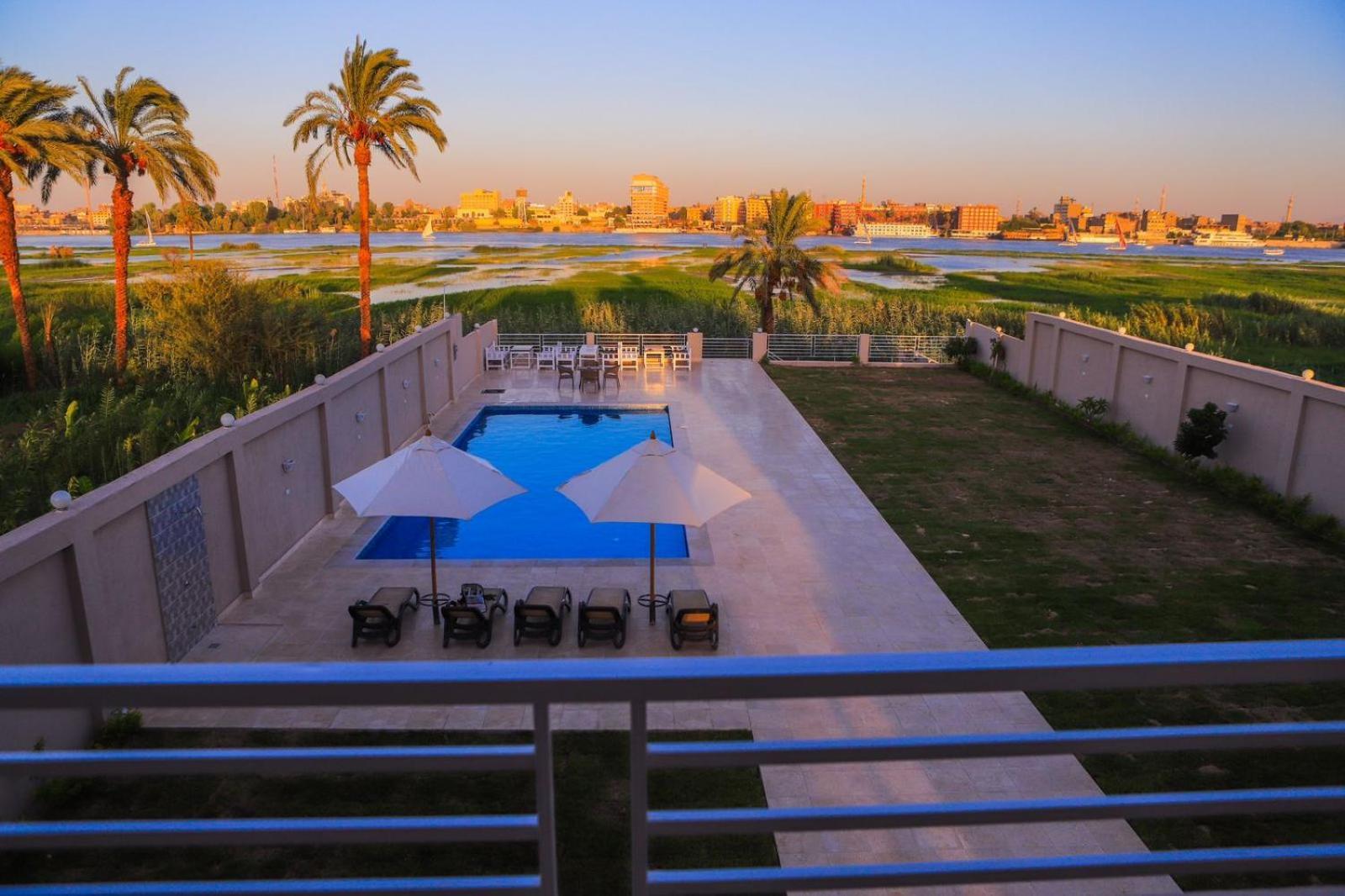 Royal Nile Villas - Pool View Apartment 2 Luxor Exteriör bild